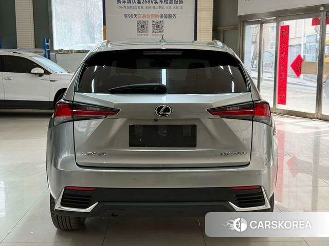Lexus NX 2021 Серебристо-серый из Китая
