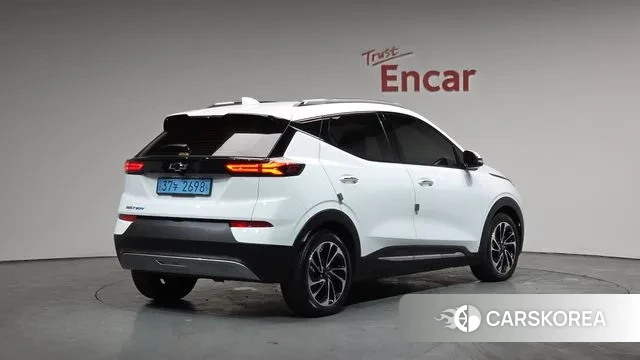 Chevrolet (GM Daewoo) Bolt EUV 2023 Белый из Кореи