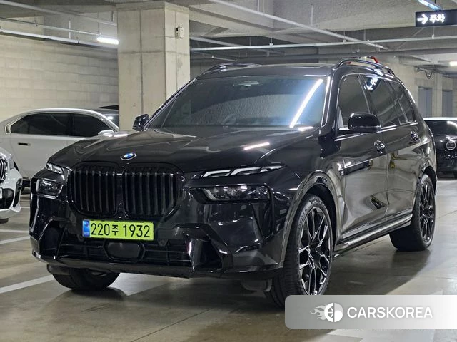 BMW X7 (G07) 2025 Черный из Кореи