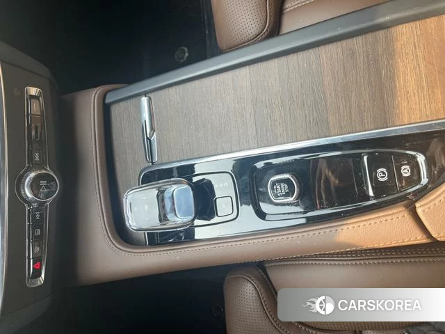 Volvo S90 2025 Черный из Китая