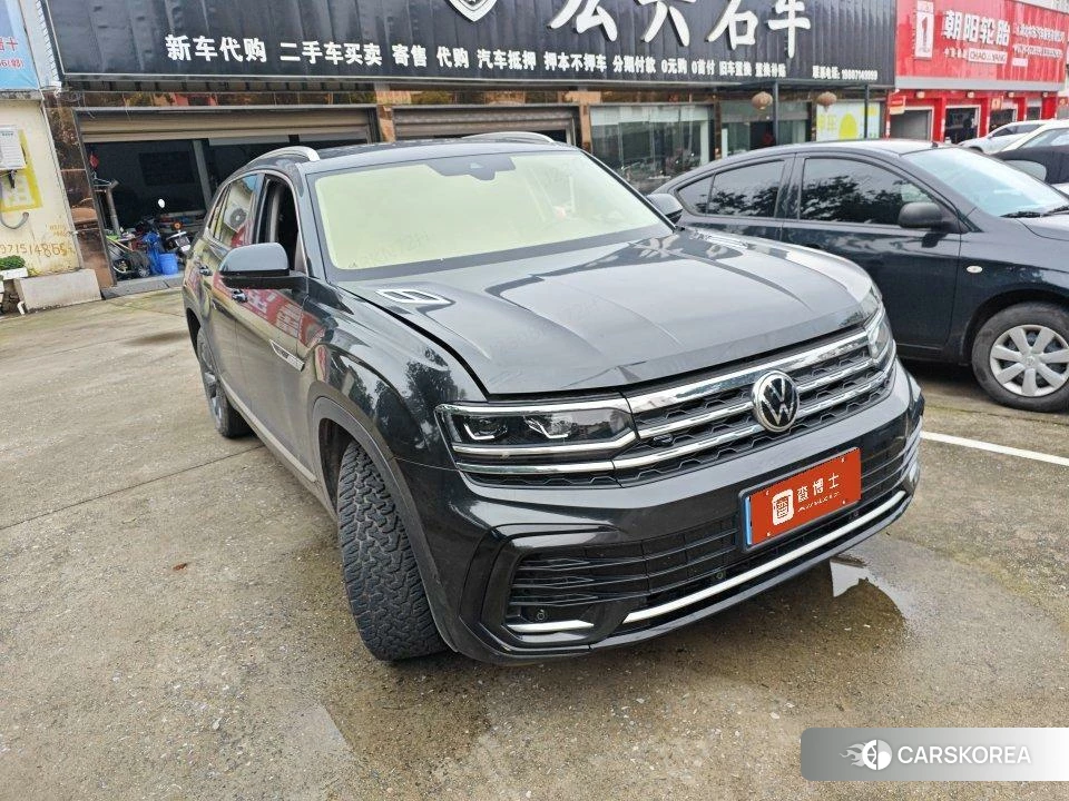 Volkswagen Tourang 2021 Черный из Китая