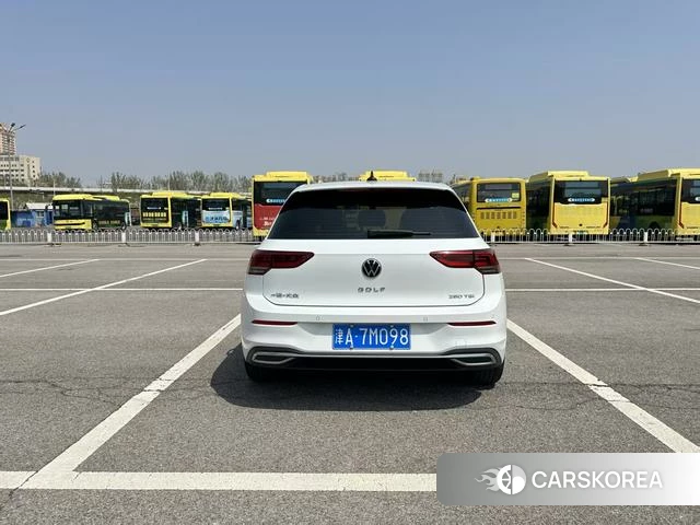 Volkswagen Golf 2022 Белый из Китая