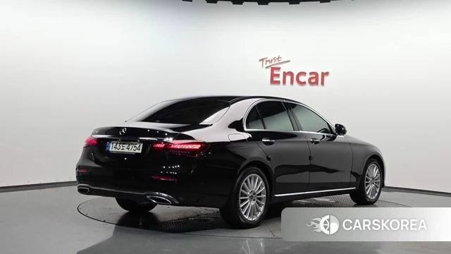 Mercedes-Benz E-Class W213 2021 Черный из Кореи