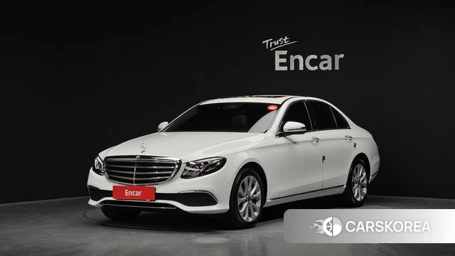 Mercedes-Benz E-Class W213 2019 Белый из Кореи