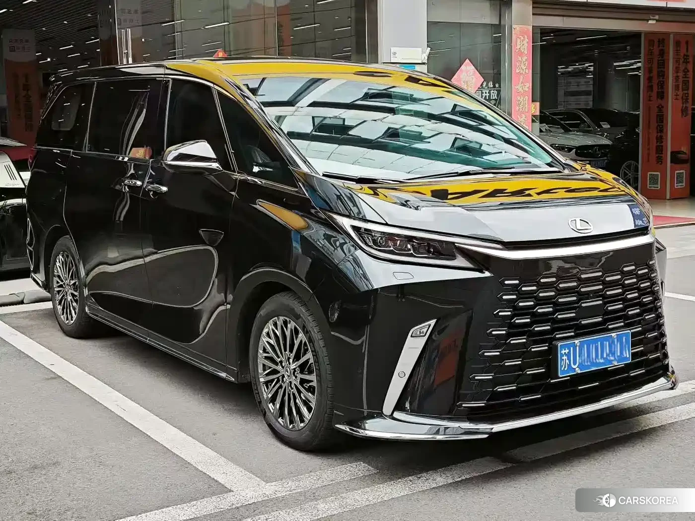Lexus LM 2024 Черный из Китая