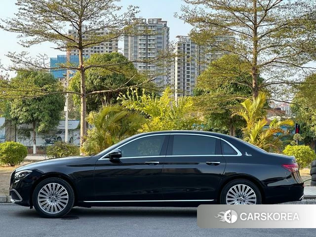 Mercedes-Benz E-class 2022 Черный из Китая