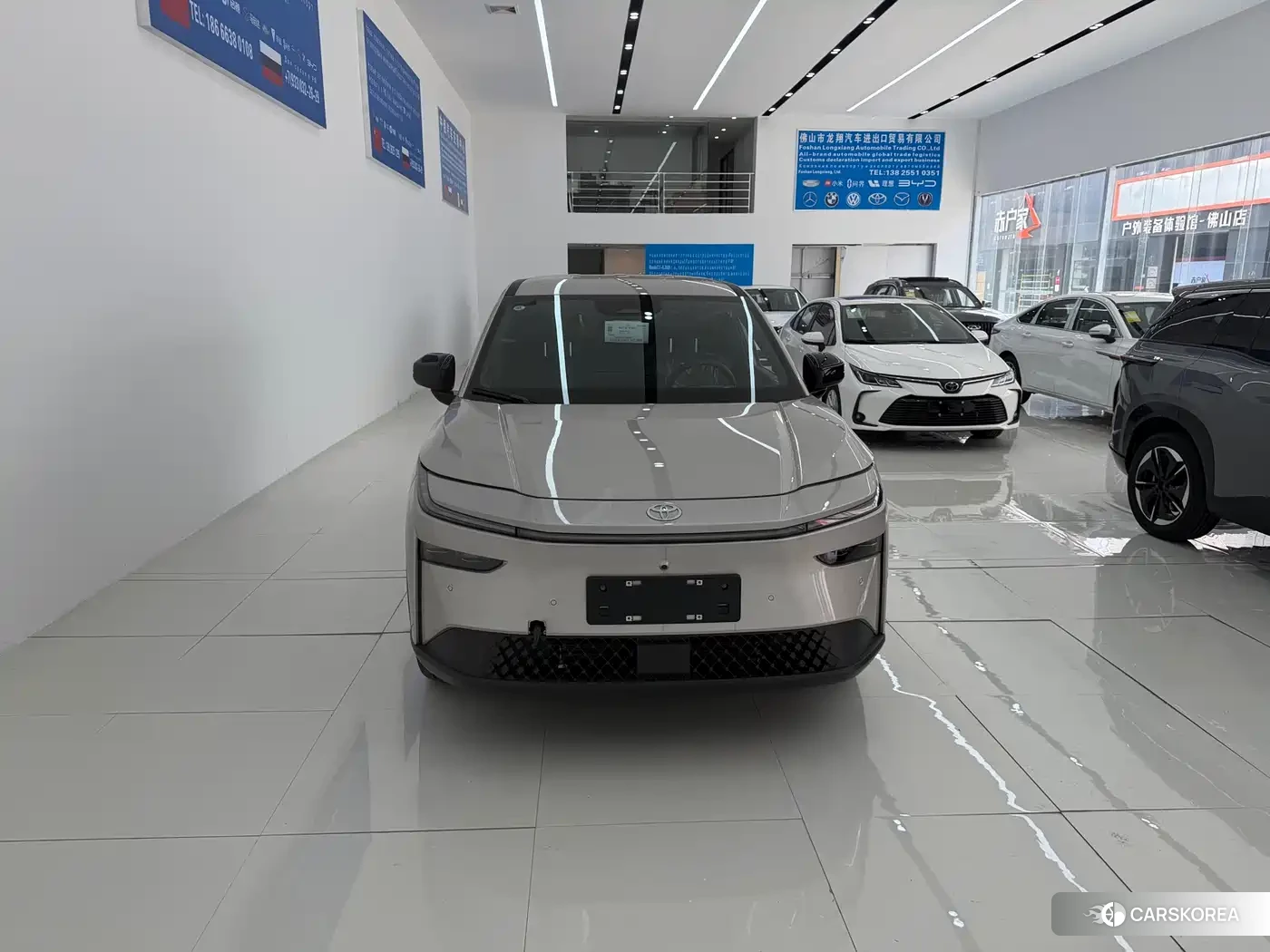Toyota Platinum Wisdom 3X 2026 Silver/gray из Китая