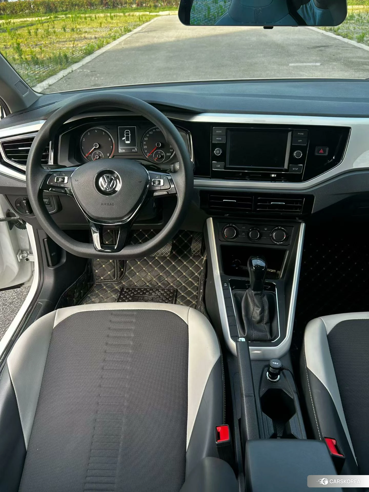 Volkswagen Polo 2021 Белый из Китая