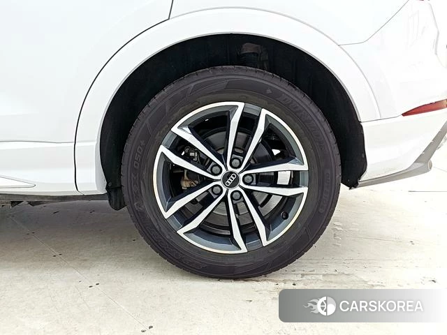 Audi Q3 2022 Белый из Китая