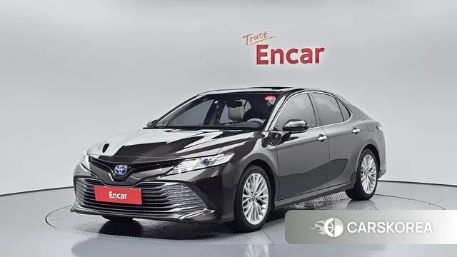 Toyota Camry (XV70) 2018 Песочный из Кореи