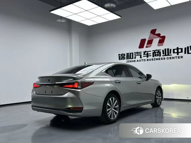 Lexus ES 2021 Шампань из Китая