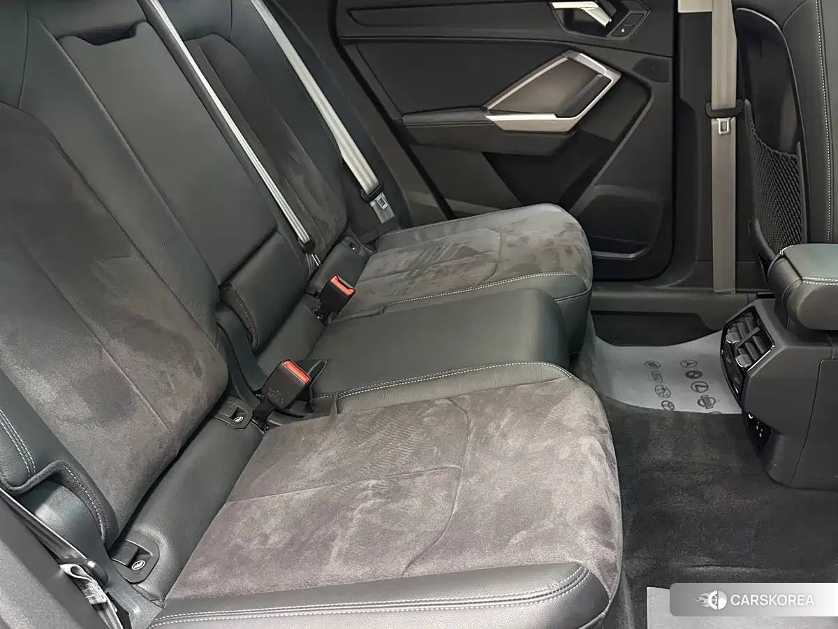 Audi Q3 2023 Silver/gray из Китая