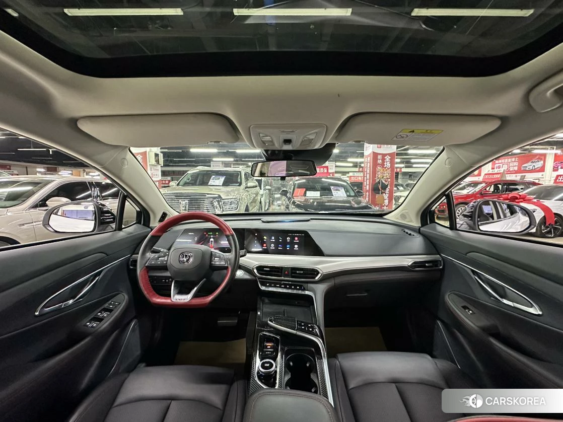 Chang'an UNI-T 2021 Белый из Китая
