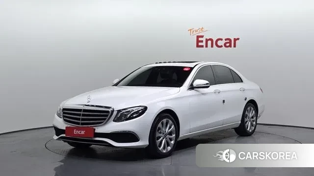 Mercedes-Benz E-Class W213 2018 Белый из Кореи