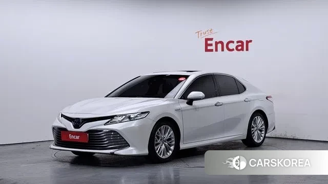Toyota Camry (XV70) 2018 Белый из Кореи