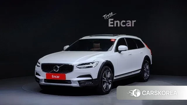 Volvo V90 Cross-Country 2019 Белый из Кореи