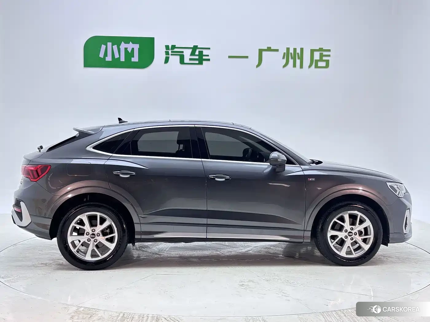 Audi Q3 Sportback 2022 Silver/gray из Китая