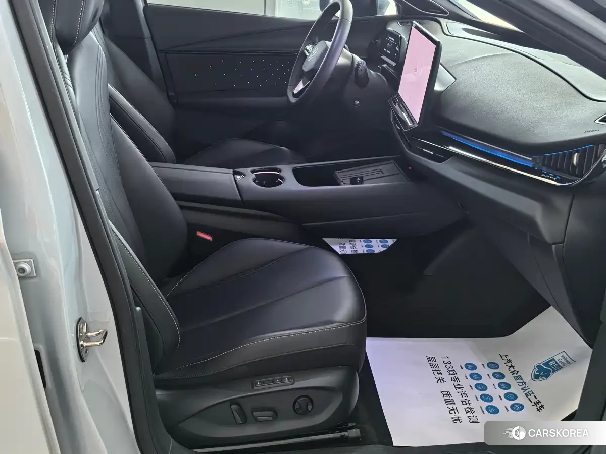 Volkswagen ID. UNYX 2025 Белый из Китая