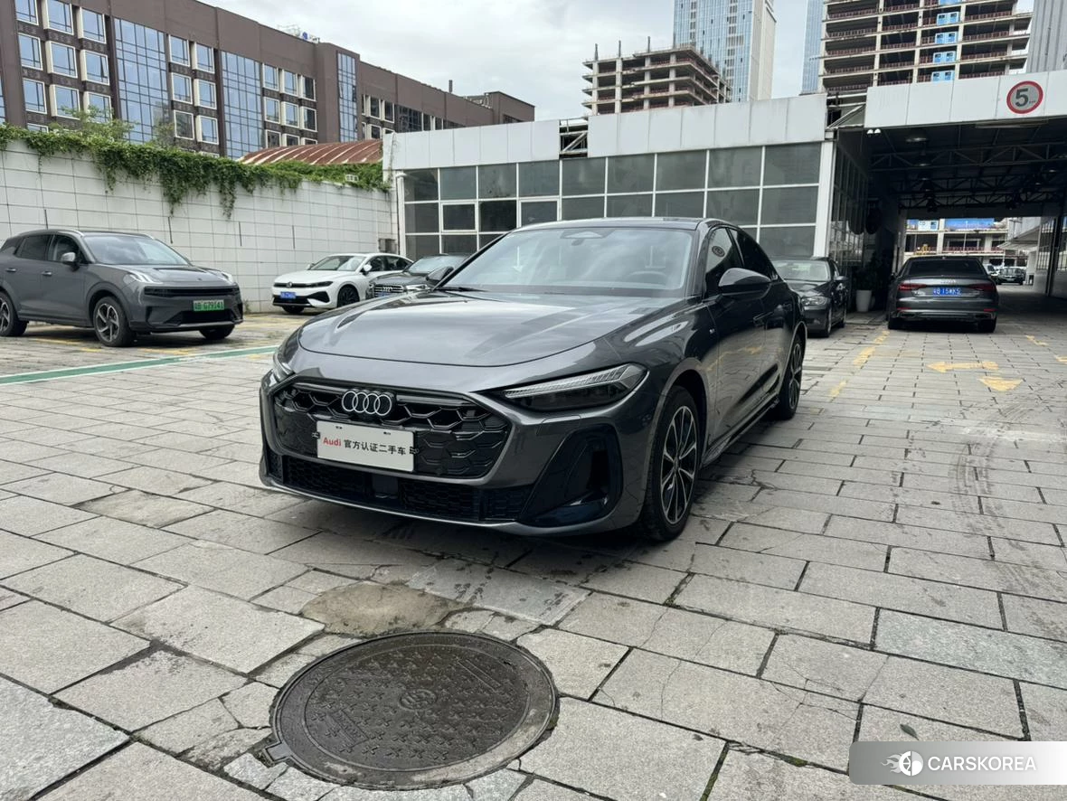 Audi A5L 2025 Темно-серый из Китая