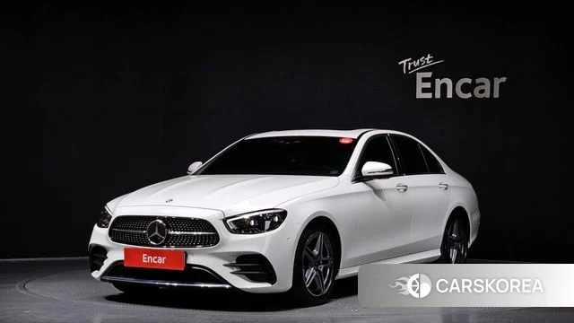 Mercedes-Benz E-Class W213 2023 Белый из Кореи