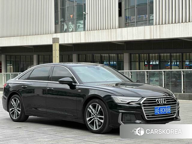 Audi A6L 2022 Черный из Китая