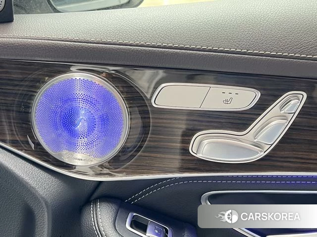 Mercedes-Benz GLC 2019 Белый из Китая