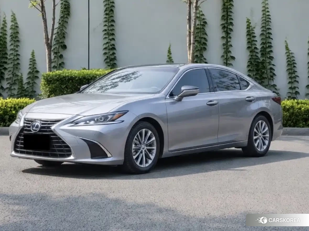 Lexus ES 2025 Silver/gray из Китая