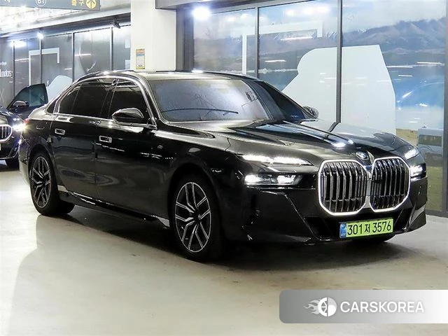 BMW 7 Series (G70) 2024 Черный из Кореи