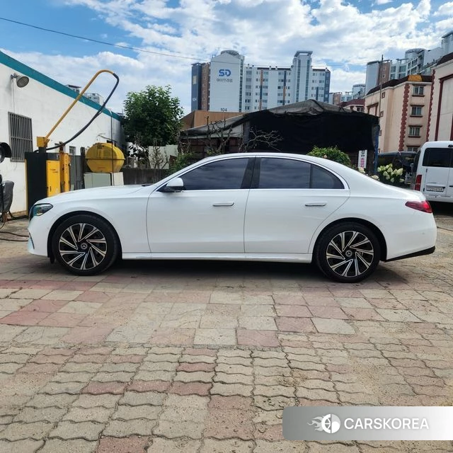 Mercedes-Benz E-Class W214 2024 Белый из Кореи