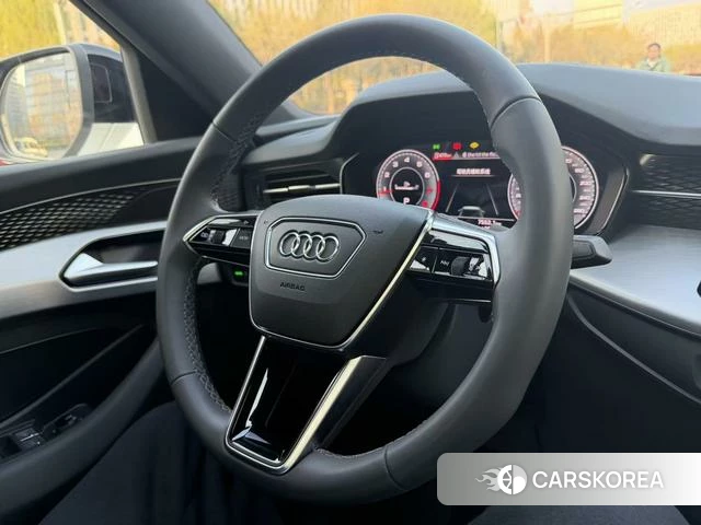 Audi Q6 2024 Белый из Китая