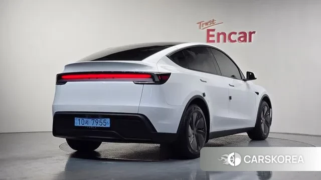 Tesla Model Y 2025 Белый из Кореи