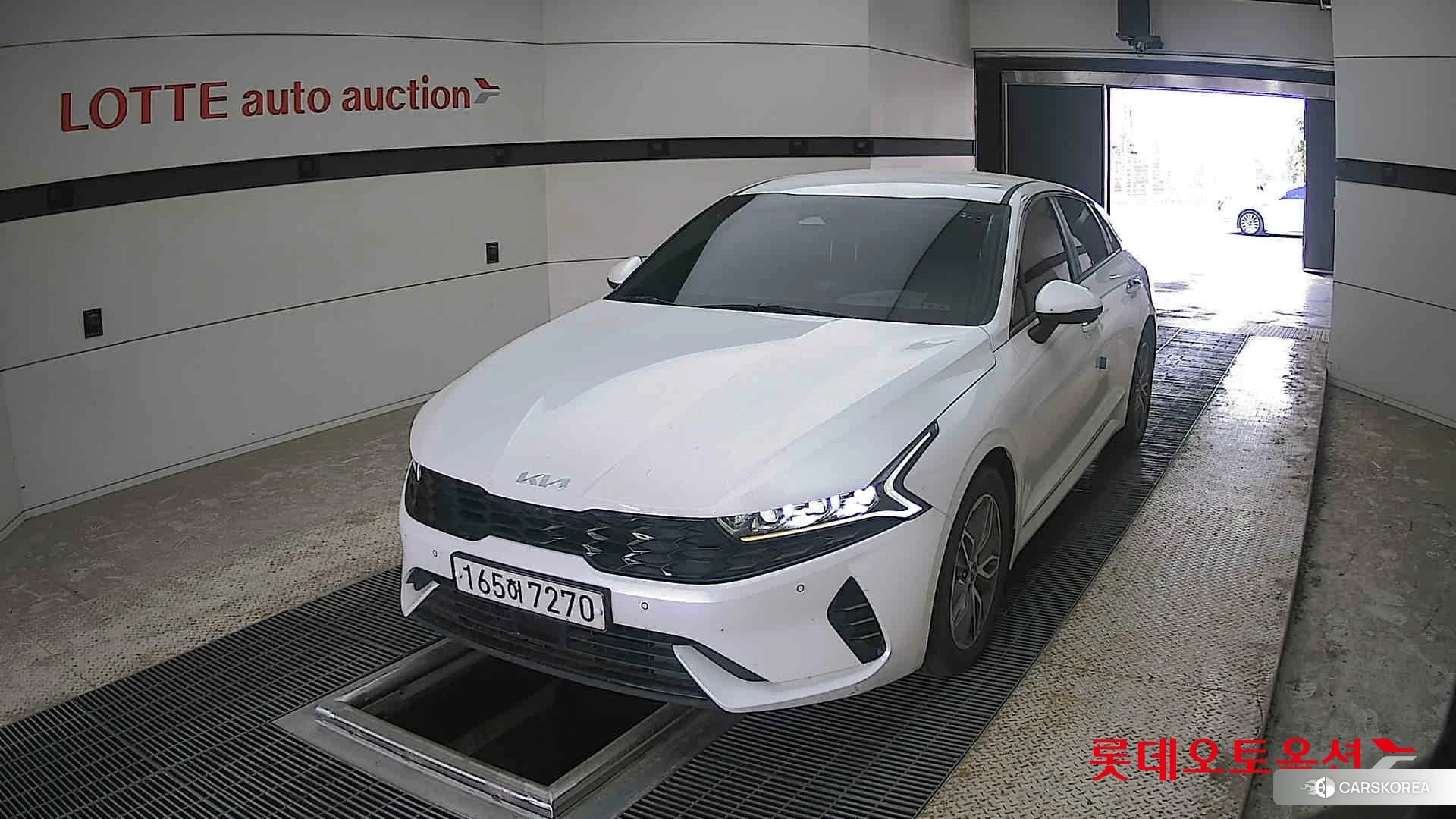 Kia K5 Hybrid 2022 Snow White Pearl (optional) из Кореи