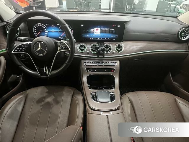Mercedes-Benz E-class 2022 Черный из Китая