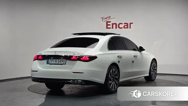 Mercedes-Benz E-Class W214 2025 Белый из Кореи