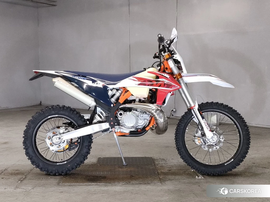 Проданный KTM 250EXC SIXDAYS TPI 2023 из Японии
