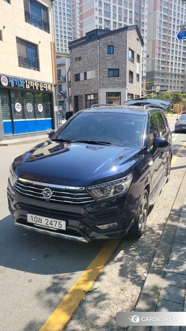 Ssangyong Korando Turismo 2018 Синий из Кореи