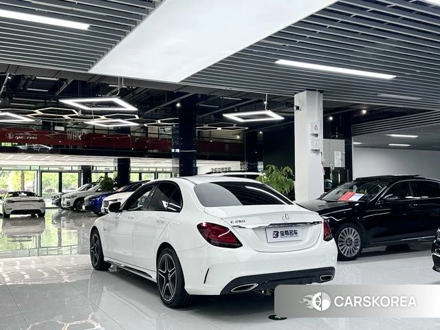 Mercedes-Benz Class C 2021 Белый из Китая