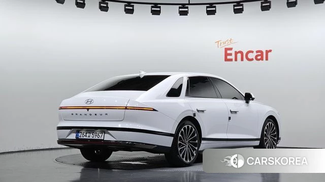 Hyundai Grandeur Hybrid (GN7) 2024 Белый из Кореи