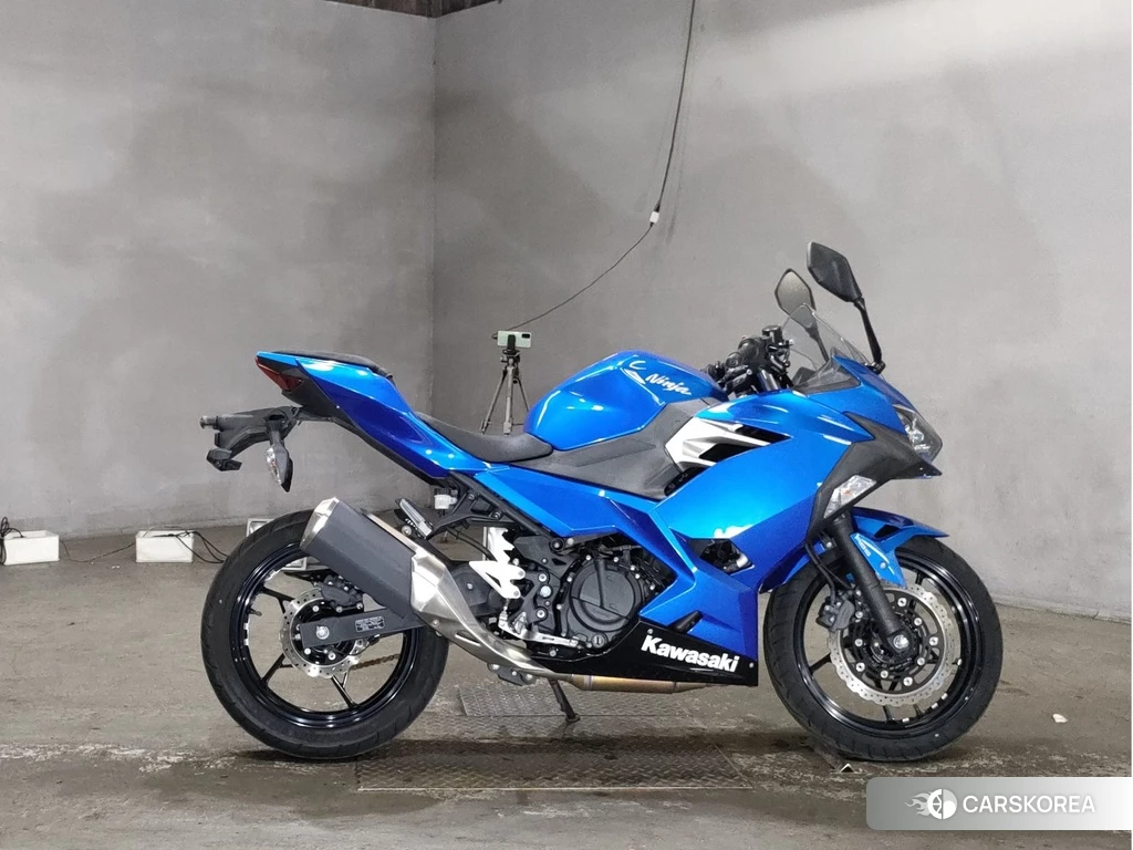 Проданный Kawasaki NINJA 250 2018 из Японии, фото 2