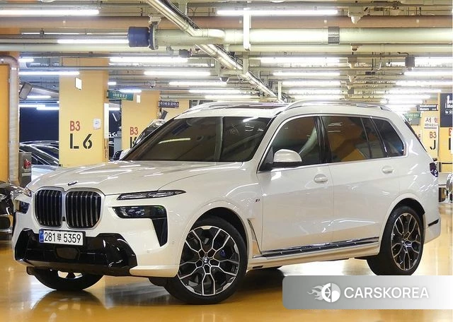 BMW X7 (G07) 2025 Белый из Кореи
