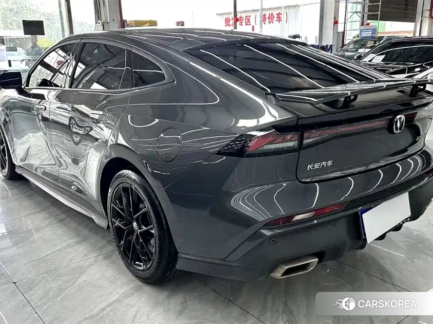 Chang'an UNI-V 2024 Silver/gray из Китая