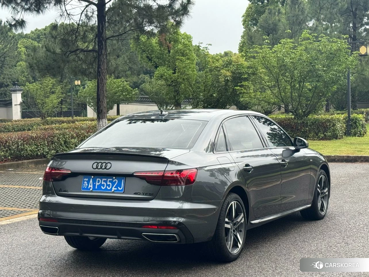 Audi A4L 2021 Темно-серый из Китая