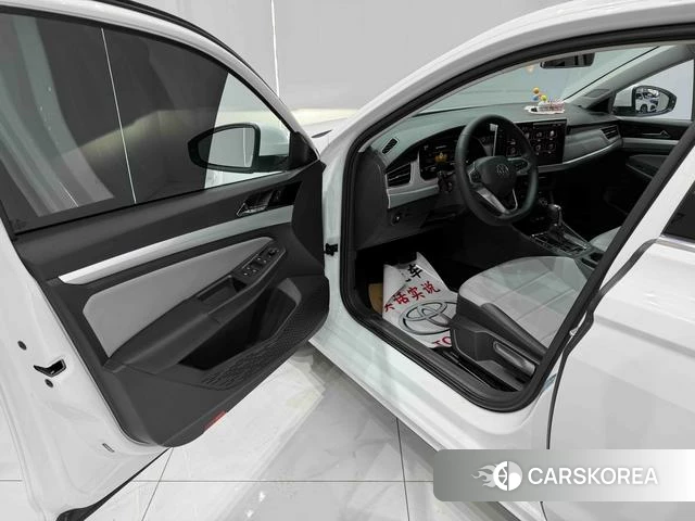 Volkswagen Bora 2023 Белый из Китая
