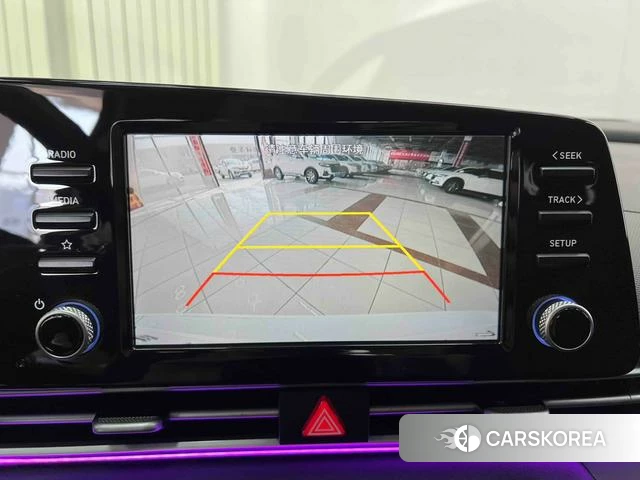 Hyundai Elantra 2023 Белый из Китая
