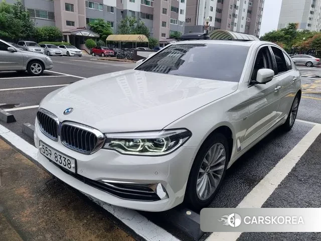 BMW 5 Series (G30) 2018 Белый из Кореи