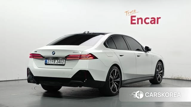 BMW 5 Series (G60) 2025 Белый из Кореи