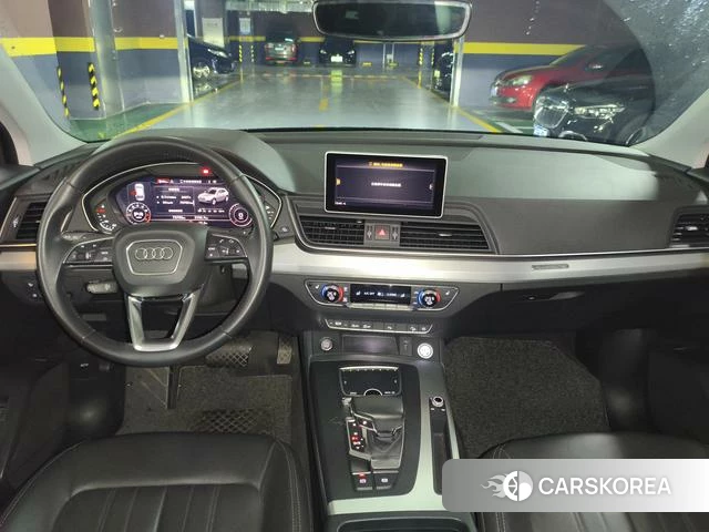 Audi Q5L 2020 Черный из Китая