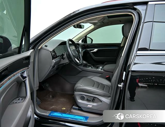 Volkswagen Touareg 2025 Черный из Китая