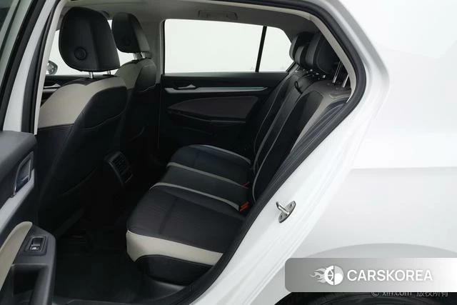 Volkswagen Golf 2022 Белый из Китая