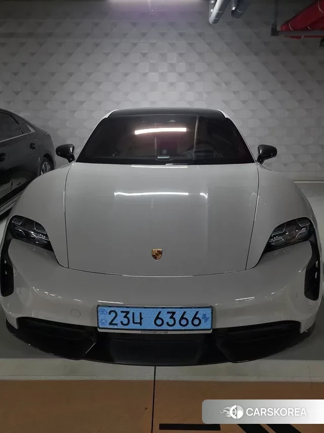 Porsche Taycan 2022 Жемчужный цвет из Кореи